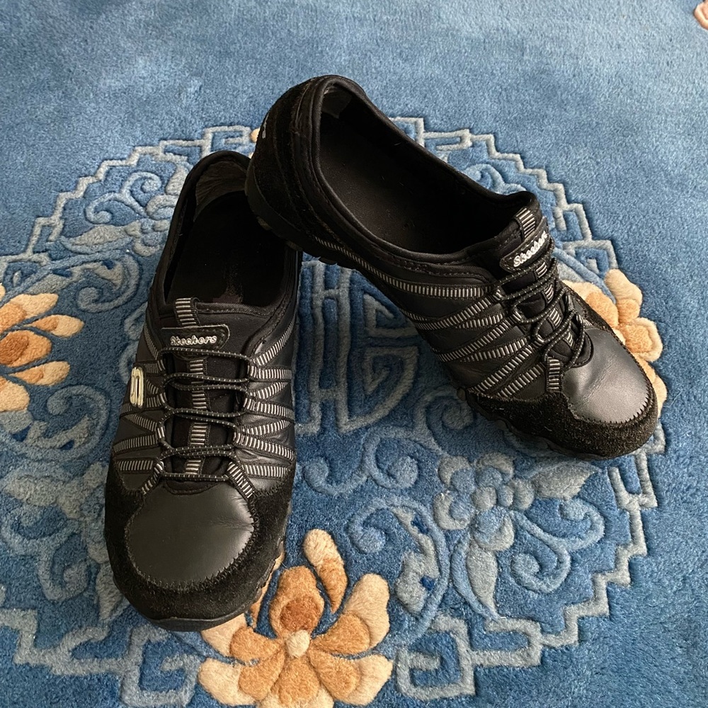 Sketchers size 7